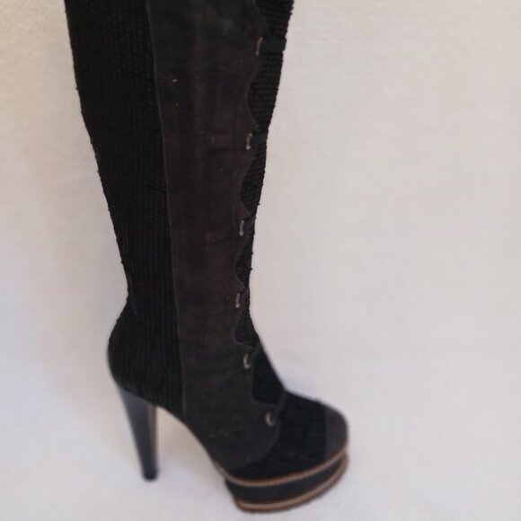 Interesting platform leather pumps. - Picture 4 of 9